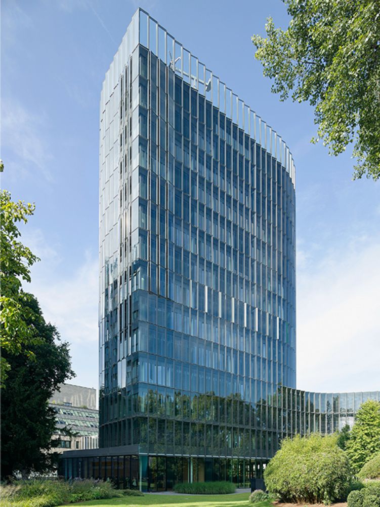The headquarter of KfW IPEX-Bank are located in the Europe financial center of Frankfurt am Main, in close proximity to the European Central Bank and other German and international banks.
